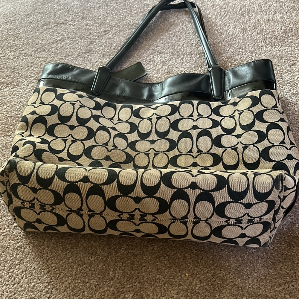 Black Coach Shoulder Bag - Picture 3 of 4
